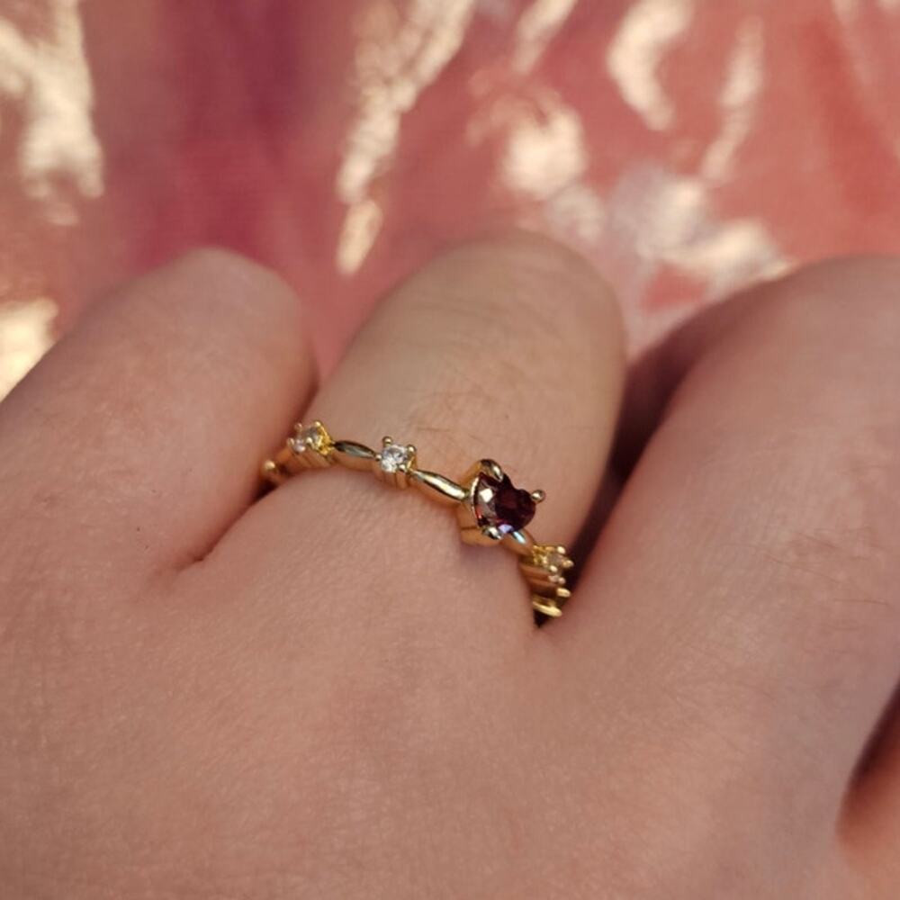Boutique Dainty Gold Tone Red Heart Crystal Vine Ring Size 7 NEW Coquette